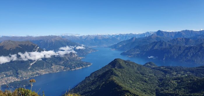 Výhled na Lago di Como ve tvaru Y